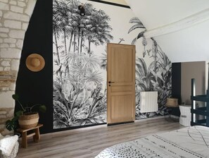 4 Schlafzimmer, Bügeleisen/Bügelbrett, Reisekinderbett, WLAN