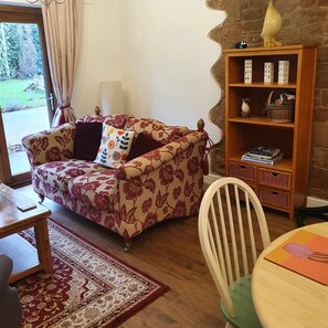 Smart TV - St Audries, Quantock Hills, Close to Wedding Venue Walking West Somerset Railway (Taunton)