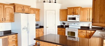 Wolf Creek Escape Mesquite Vacation Rental: 5 Bedroom Home with Plenty of Space for Everyone and $510 in free daily activities