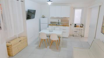 ์ํํธ | 1 ๊ฐ์ ์นจ์ค