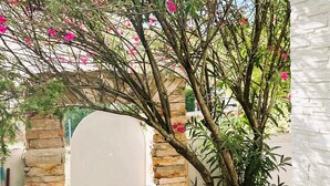 Property grounds - Willkommen in der Villa Dobri Dupin, Ihrem Perfekten Urlaubsdomizil am Strand! (Posedarje)