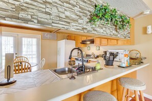 House (3 Bedrooms) | Interior - Cozy Family Retreat ~ 10 Mi to Downtown Birmingham (Bessemer)