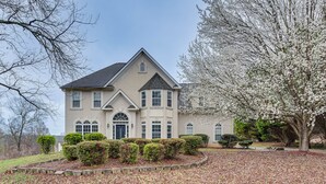 Exterior - Pet-friendly Atlanta Home: 9 Mi to Downtown! (Atlanta)