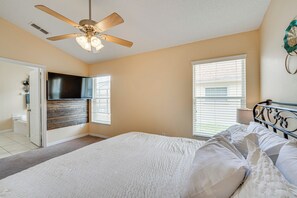 House (5 Bedrooms) | Interior