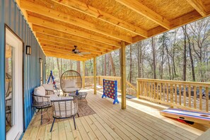 House (2 Bedrooms) | Interior - Winnsboro Barndominium w/ Fire Pit & Large Deck! (Winnsboro)