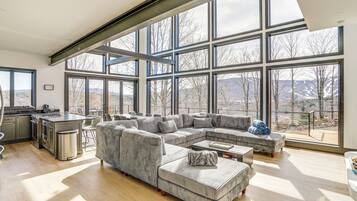 Villa (5 Bedrooms) | Interior