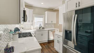 House (3 Bedrooms) | Private kitchen