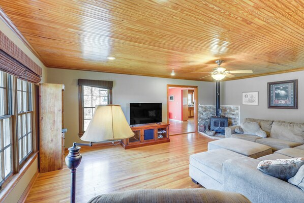 House (3 Bedrooms) | Interior