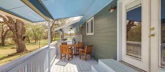 Riverside Texas Retreat w/ Wraparound Porch!