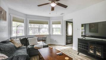 Apartment (0 Bedroom) | Interior