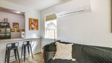 Apartment (0 Bedroom) | Interior