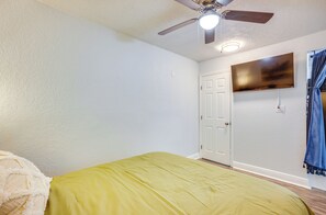 Apartment (0 Bedroom) | Interior - < 1 Mi to Downtown Conroe: Charming Apartment (Conroe)