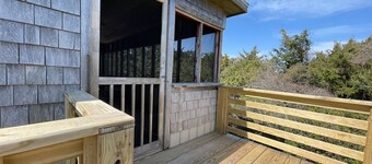 Sunfish Cove 2 Bedroom Cottage by RedAwning