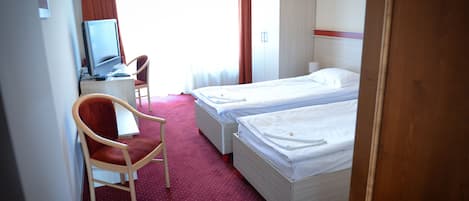 8 slaapkamers, een strijkplank/strijkijzer, wifi, beddengoed