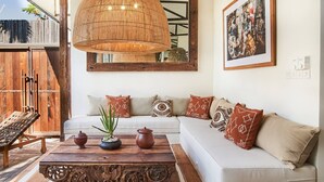 Villa, 3 Bedrooms, Smoking, Private Pool | Living area - Luxueuse Villa Yogisurf 2 Canggu Piscine & Jacuzzi (Kerobokan)