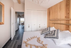 2 chambres, lit de bébé portatif, accès à Internet