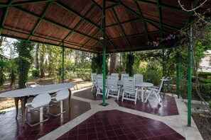 Khu ẩm thực ngoài trời