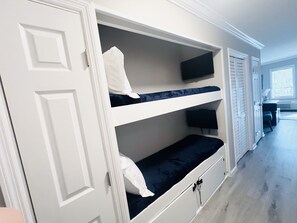 1 chambre, fer et planche Ă repasser, Wi-Fi gratuit, draps fournis