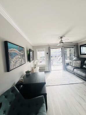 Een smart-tv, videogames en boeken