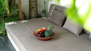 Unclassified image, 2 of 27, button - Luxueuse Villa Yogisurf 3 Piscine & Jacuzzi (Kerobokan)