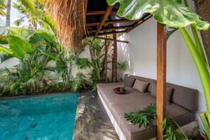 Vila, 3 quartos, para fumantes, piscina particular | Piscina | Piscina externa