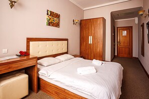 Standard Double Room | Desk, free WiFi, bed sheets - Korsar hotel (Astana)