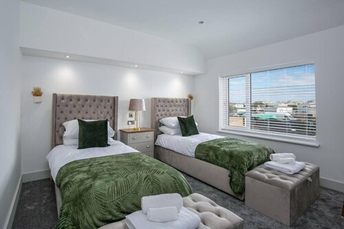 4 Bed House Holiday Home With Hot Tub Near Skegness & Ingoldmells