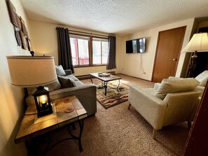 Smart TV - Two condos bundled together to accommodate your group!  Sleep up to 12 people. (Lake City)