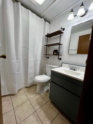 Hair dryer, towels - Two condos bundled together to accommodate your group!  Sleep up to 12 people. (Lake City)