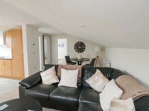 Living area - Springwell Lodge (Exeter)