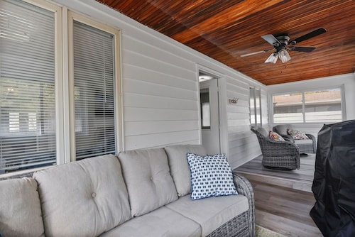 Anchor Beach House in Sheridan Beach