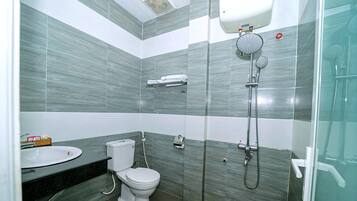 Suihku, hierova suihkupää, designer-hygieniatuotteet, hiustenkuivaaja