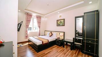 Kahden hengen superior-huone | Ylelliset vuodevaatteet, memory foam -patjalliset sängyt, minibaari