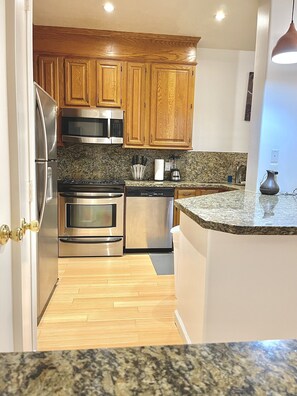 Private kitchen - Med 2BDR 2Bth 2 KgBD NRG DT Zoo Galleria Pool 4KTV (Houston)