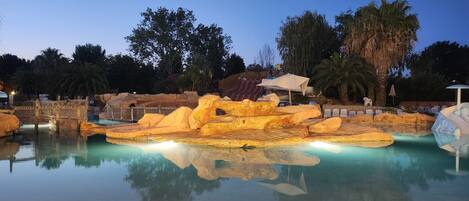 حمّام سباحة خارجي، حمّام سباحة مُدفَّأ