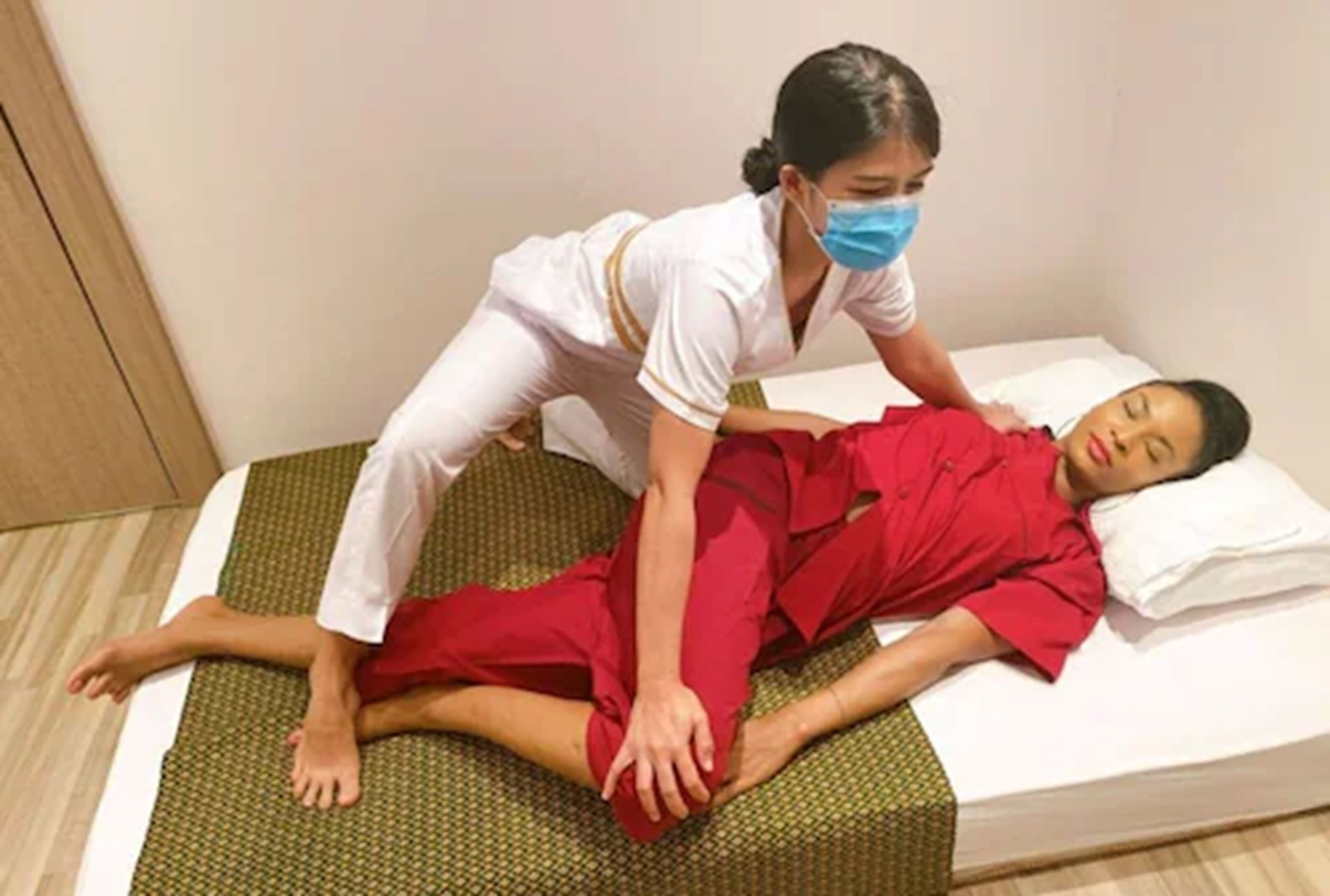 芳香疗法、热石按摩、深层组织按摩、泰式按摩、体膜护理、身体磨砂