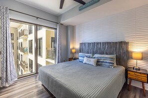 1 dormitorio, tabla de planchar con plancha, wifi y ropa de cama