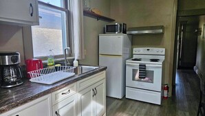 House, 2 Bedrooms, Non Smoking | Private kitchen