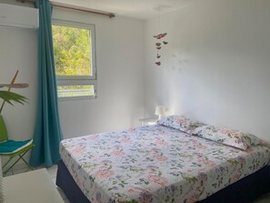 2 bedrooms, desk, iron/ironing board, travel cot - Madi Sun - Idéalement Placé à 250m de la Plage - Vue mer - 2ch - 5p (Les Trois-Îlets)