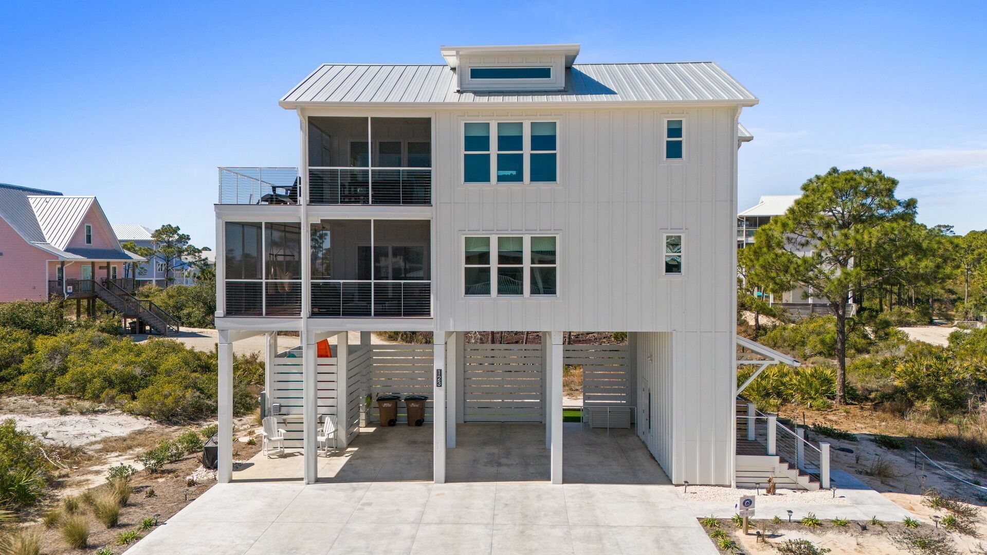 المنشأة من الخارج