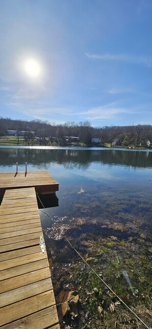 Shower, hair dryer, towels, soap - A-Frame Cabin on Lake Galilee (Hardy)