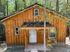 Exterior - Hillside Hideaway! NEW hot tub! Family sized loft cabin, RRG, Pets welcome. (Campton)