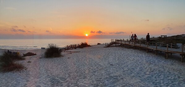 Beach nearby, sun loungers, beach towels