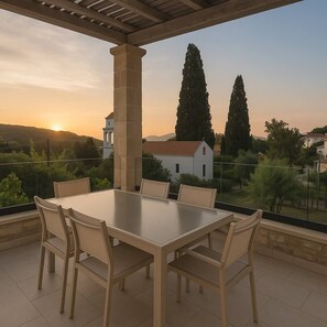 Outdoor dining - Villa Antonousa - Kissamos Private Pool Oasis (Kera)