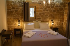 3 bedrooms, iron/ironing board, travel cot, WiFi - Villa Antonousa - Kissamos Private Pool Oasis (Kera)