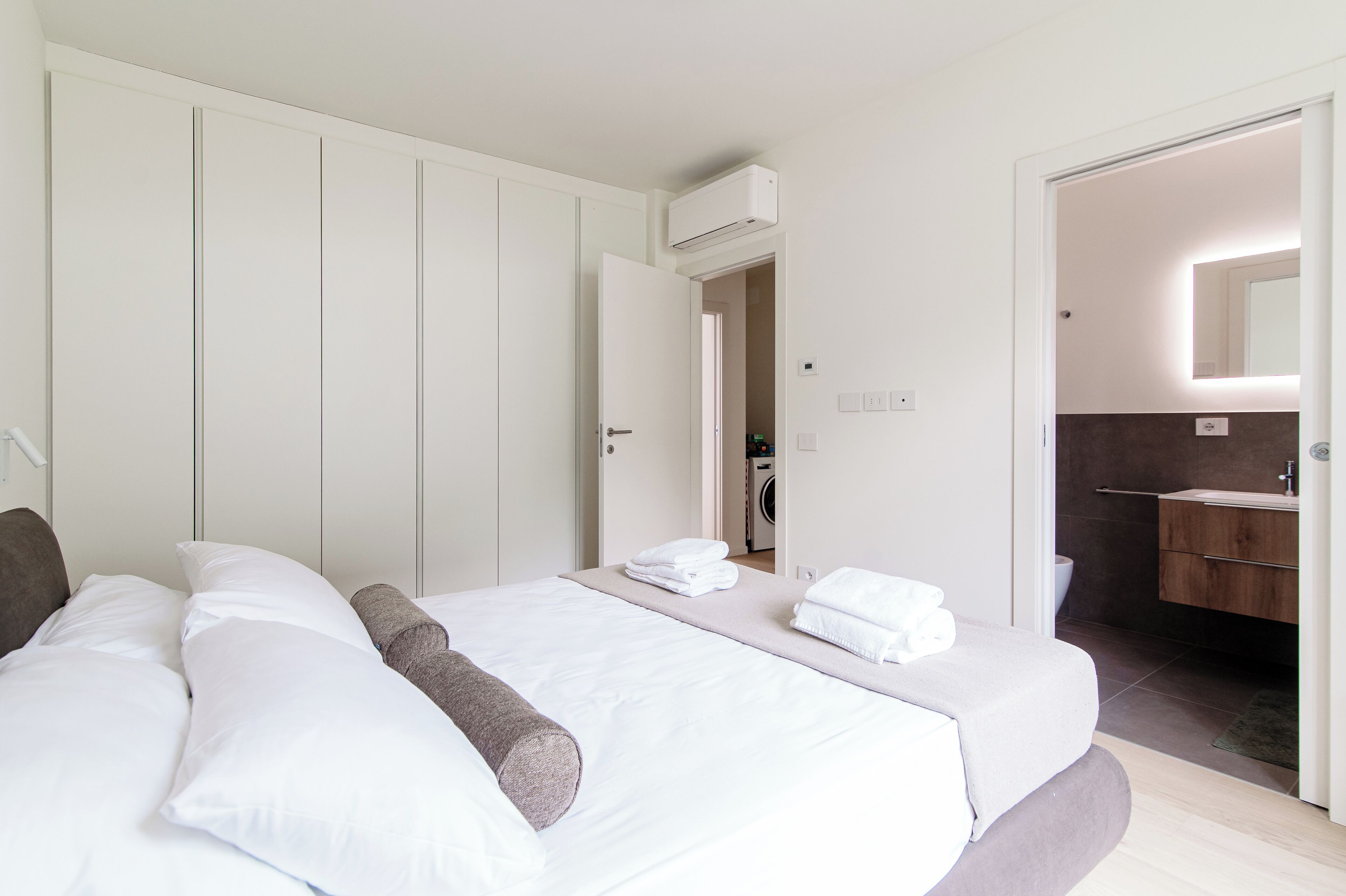 2 habitaciones, tabla de planchar con plancha y wifi gratis 