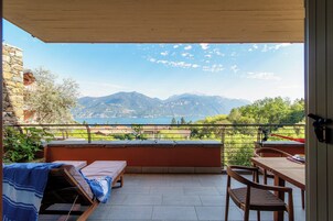Appartamento, vista lago | Terrazza/patio