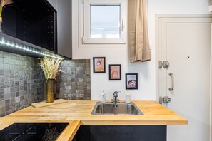 Fridge, microwave, coffee/tea maker, cookware/dishes/utensils - GuestReady - Bright stay near Place de la Nation (Paris)