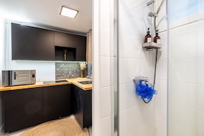 Shower, hair dryer, towels - GuestReady - Bright stay near Place de la Nation (Paris)