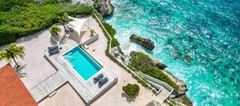 Kas di Soño | Pool & Jacuzzi | Private Beach